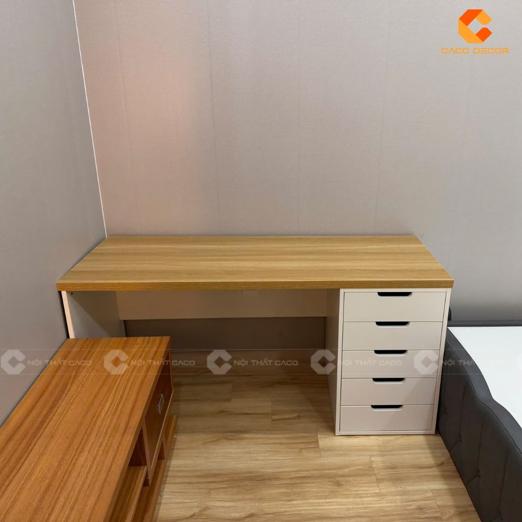 Hình ảnh thực tế bàn làm việc thiết kế theo yêu cầu khách hàng